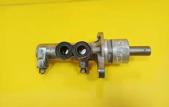 Opel Vectra B Master brake cylinder 
