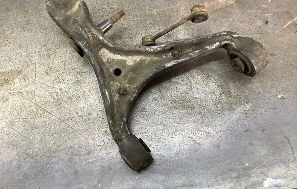 Front lower control arm/wishbone
