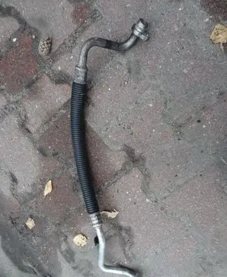 Nissan Note (E11) Air conditioning (A/C) pipe/hose 924806