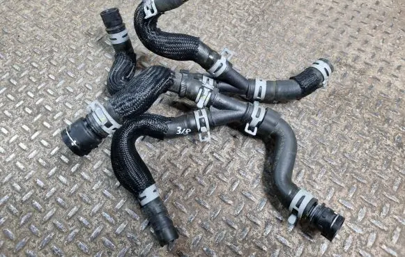 Chrysler Pacifica Engine coolant pipe/hose