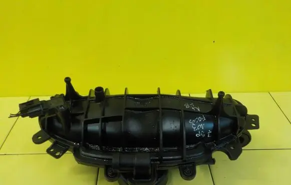 Ford Focus Intake manifold BM5G9424DA SSACY