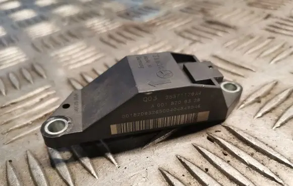 Mercedes-Benz E W211 Airbag deployment crash/impact sensor 0018209326