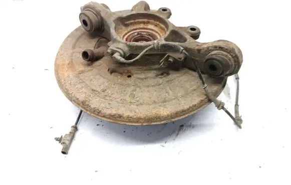 Land Rover Discovery 3 - LR3 Rear wheel hub