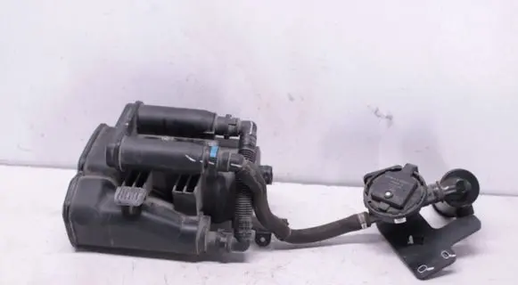 BMW X4 F26 Active carbon filter fuel vapour canister 7318338 7293757 7318562