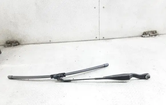 Mercedes-Benz E W211 Front wiper blade arm 