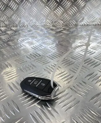 Citroen C4 III e-C4 Ignition key/card 9840150780