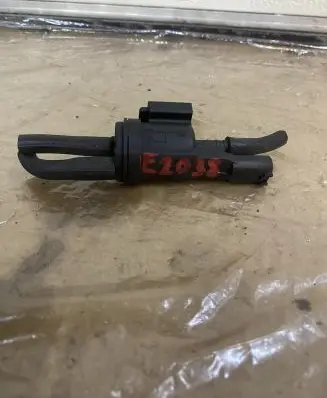 Mercedes-Benz E W212 Engine mount vacuum valve 0025401497 E2038