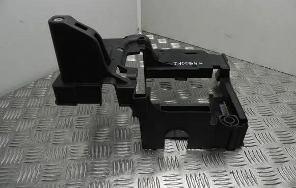Mercedes-Benz C AMG W205 Engine mounting bracket A2055453040 I10064