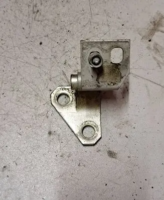 Audi A4 S4 B7 8E 8H Rear door lower hinge A046574