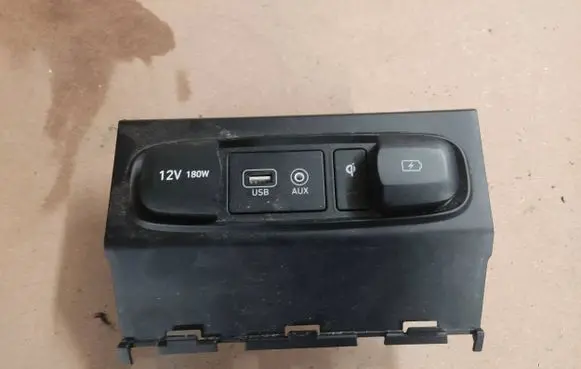 Hyundai Santa Fe USB socket connector 96120S1100 TMMF1901081364