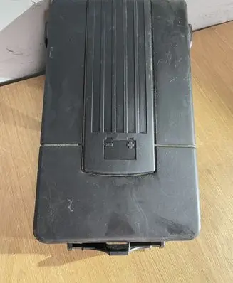 Volkswagen PASSAT B6 Battery box tray cover/lid 1K0915443A
