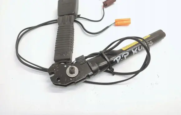 Ford Kuga I Front seatbelt 8V41A61208AB