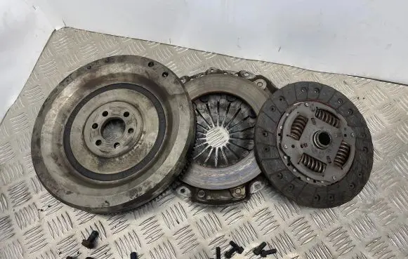 Volkswagen Multivan T4 Clutch set kit 037105272K