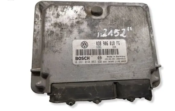 Volkswagen PASSAT B5 Engine control unit/module 038906018FG 28SA3919 0281010063