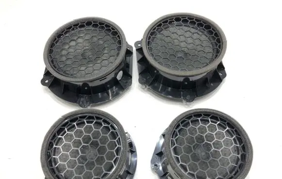 Audi Q8 Audio system kit 4M8035411