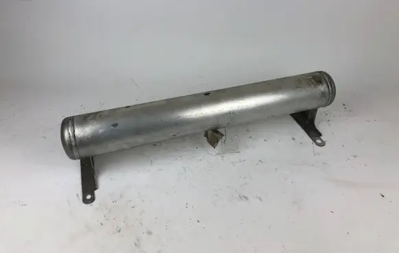 Vacuum air tank
