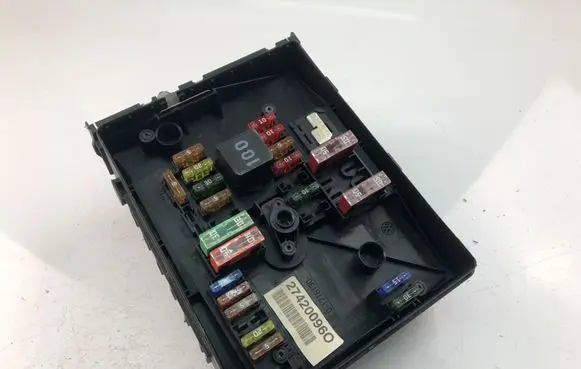 Volkswagen Golf V Fuse box set 1K0937125