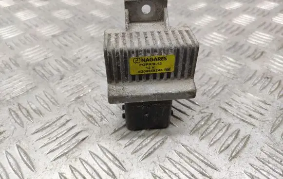 Opel Vivaro Glow plug pre-heat relay 8200859243