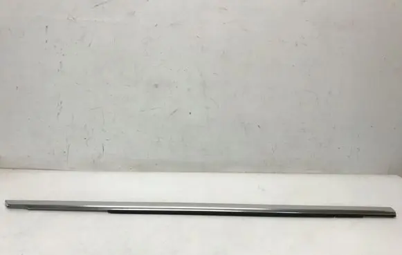 Mercedes-Benz E W213 Front door glass trim molding A2137200224
