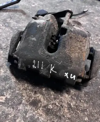 Mercedes-Benz E W211 Front brake caliper