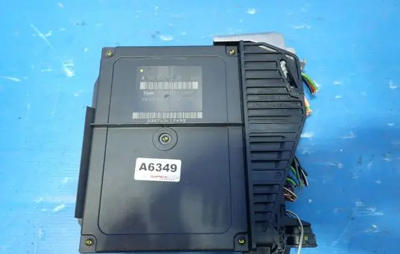 Chrysler Crossfire Central body control module A1938200026 90005257
