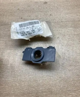 Skoda Octavia Mk3 (5E) Front parking sensor holder (PDC) 5E0919488B