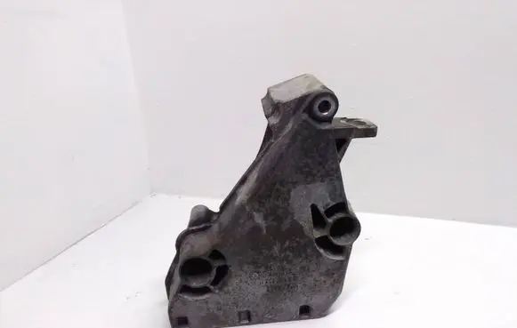Skoda Fabia Mk1 (6Y) Engine mounting bracket 038199207P