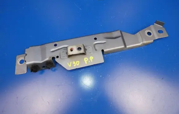 Volvo S90, V90 Fender mounting bracket