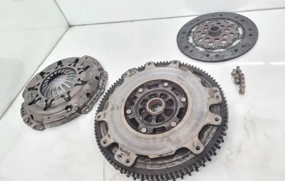Nissan Primera Clutch set kit 12310AW400 30100AU600 30210AW400