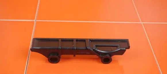 Volkswagen Touareg I Slide rail for timing chain 18MB10