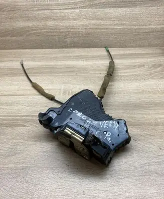 Toyota Corolla Verso E121 Front door lock TOYOTADOORLOCK