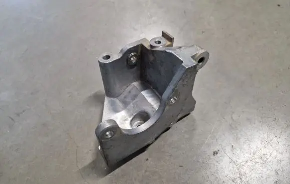 Fiat Fullback Power steering pump mounting bracket 