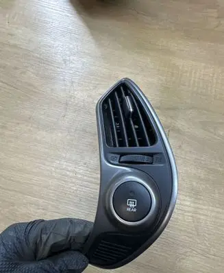 Hyundai ix35 Dash center air vent grill 974102S005TAN