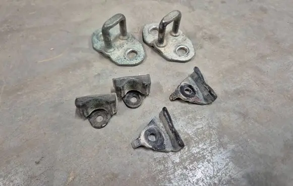 Toyota Hilux (AN10, AN20, AN30) Loading door lock loop/hook striker 