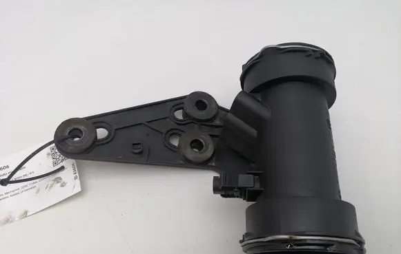 Mercedes-Benz C W203 Intercooler pipe mounting bracket A2035200295
