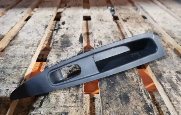 Nissan Qashqai Rear door window switch trim 829614EA0AX
