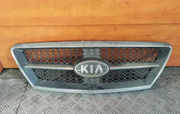 KIA Sorento Front bumper upper radiator grill 863503E020