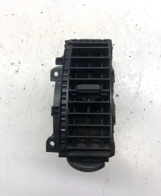 Nissan Note (E11) Dash center air vent grill 687509U00B 687509U00A