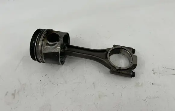 Volkswagen Golf VI Piston with connecting rod 