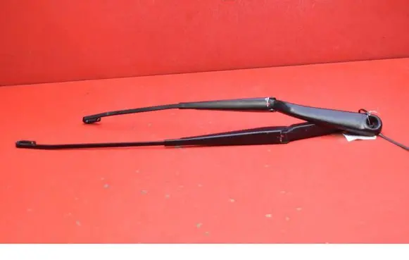 BMW X3 E83 Front wiper blade arm 7051619
