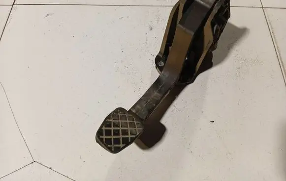 Skoda Octavia Mk2 (1Z) Brake pedal 1K1721059BK