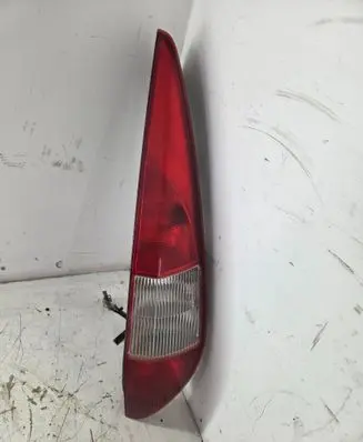 Ford Mondeo Mk III Rear/tail lights 1S7113404C 0374D