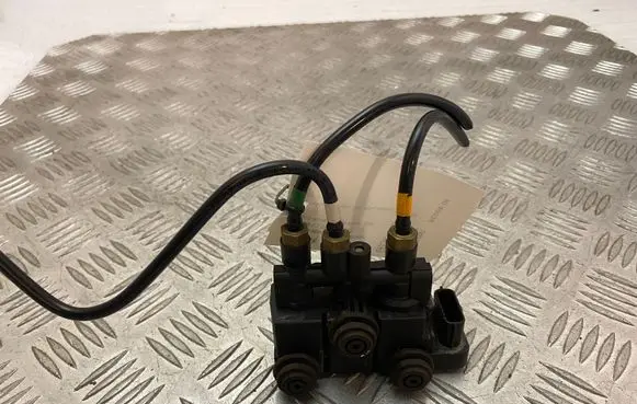Land Rover Range Rover Sport L494 Air suspension control unit module (rear) CPLA5B710AB