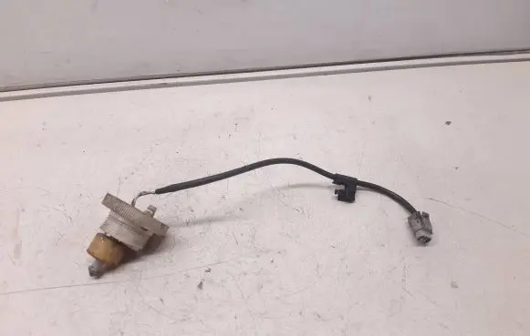 Toyota Avensis T250 Other engine bay part