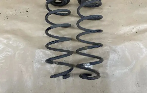 Volkswagen Golf VII Rear coil spring 5Q0511121