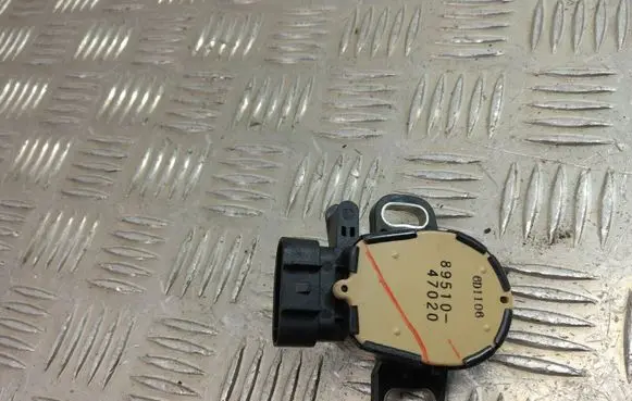 Lexus RX 330 - 350 - 400H Brake pedal sensor switch 8951047020