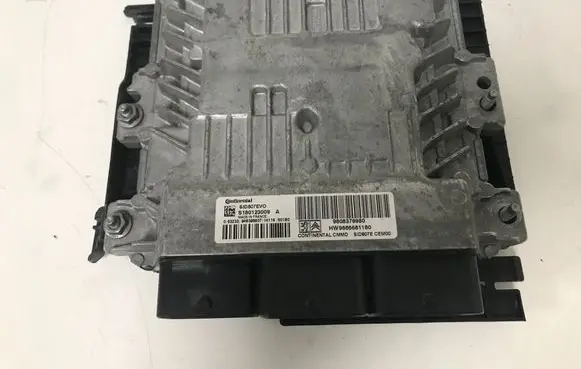 Peugeot 508 Engine control unit/module SID807EVO