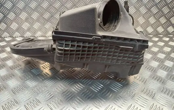 Renault Laguna III Air filter box 8200545836J H8200581277