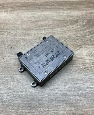 Mercedes-Benz E W211 Aerial antenna amplifier 2118200885