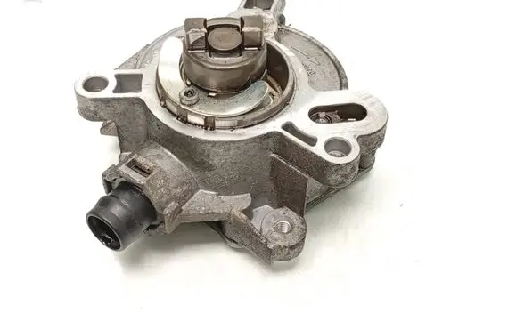 Volvo V40 Vacuum pump 31316688